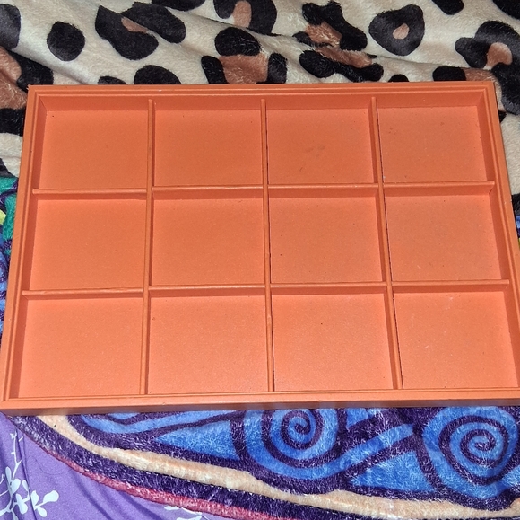 New Display Box - Picture 2 of 5